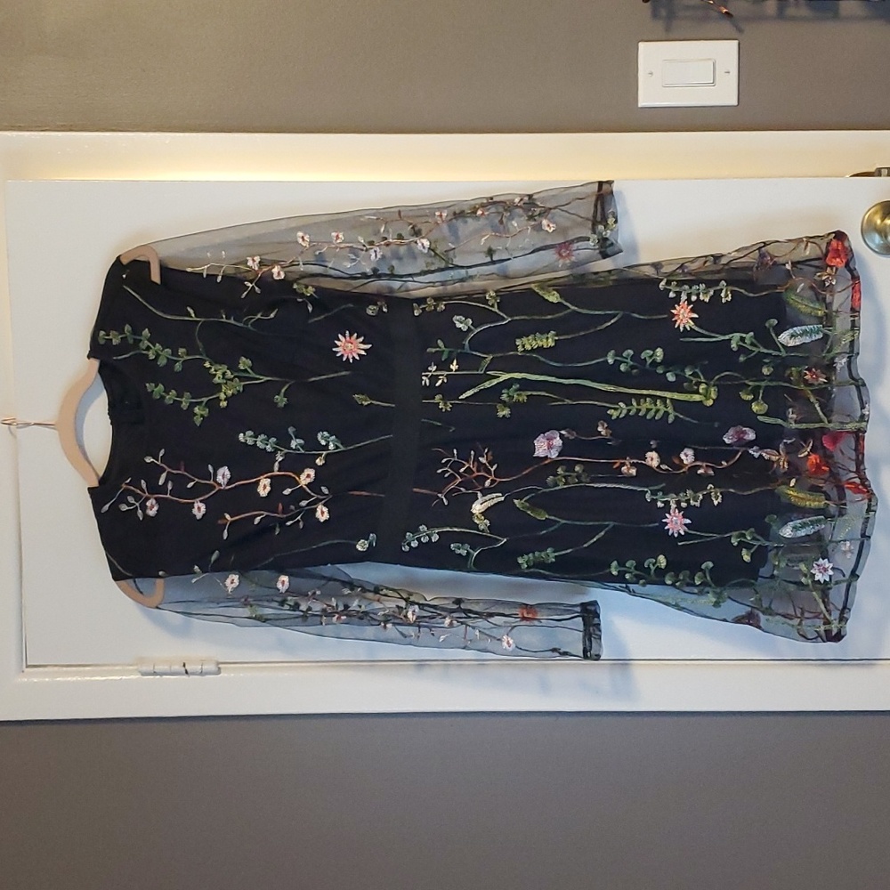 Boho Black floral embroidery dress Size S never worn